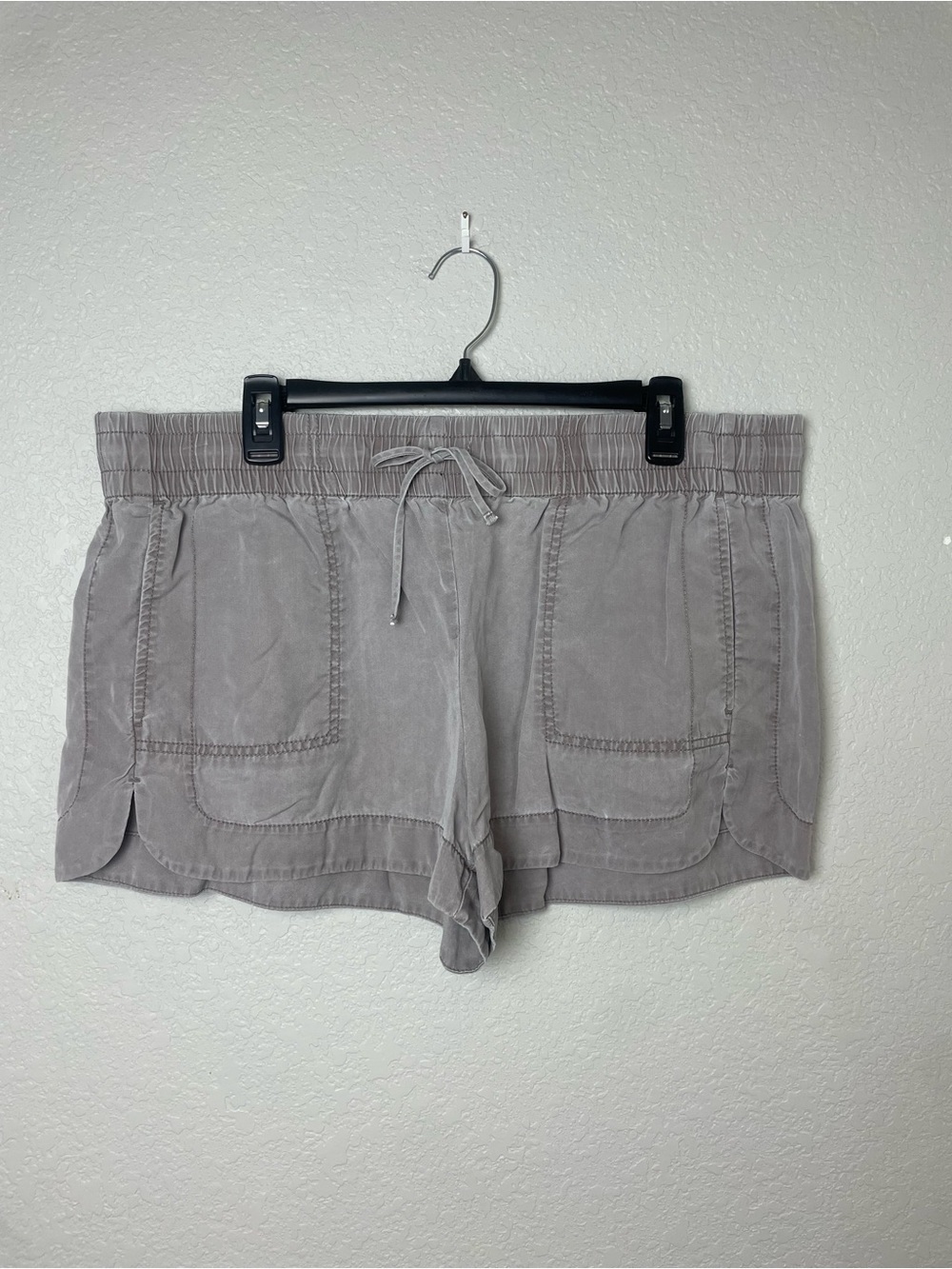 Express Women's Elastic Drawstring Shorts in Taupe Grey Size L